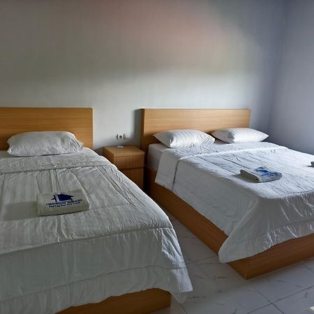 Отель Lombokhouse Mandalika Kuta  Экстерьер фото