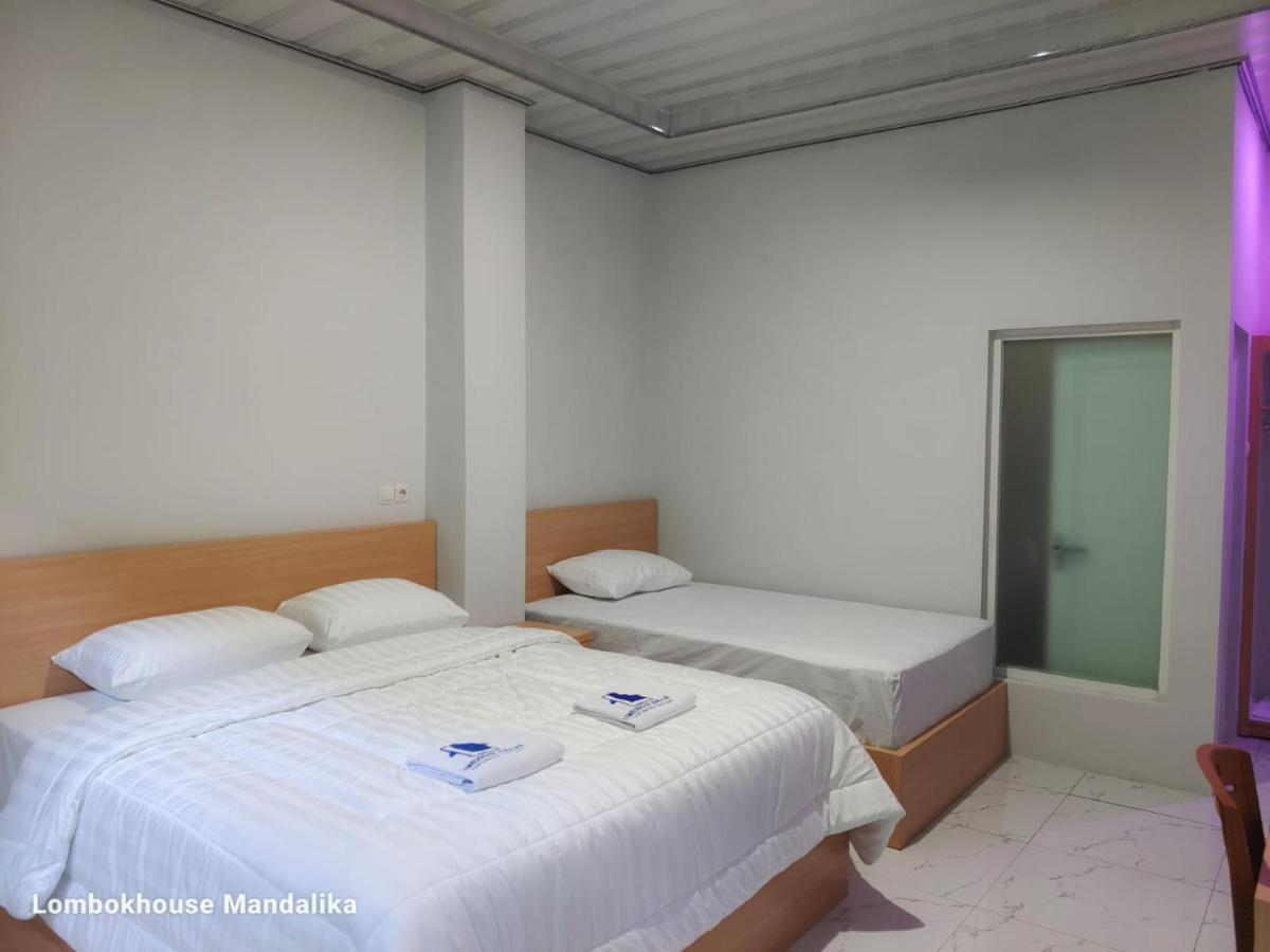 Отель Lombokhouse Mandalika Kuta  Экстерьер фото