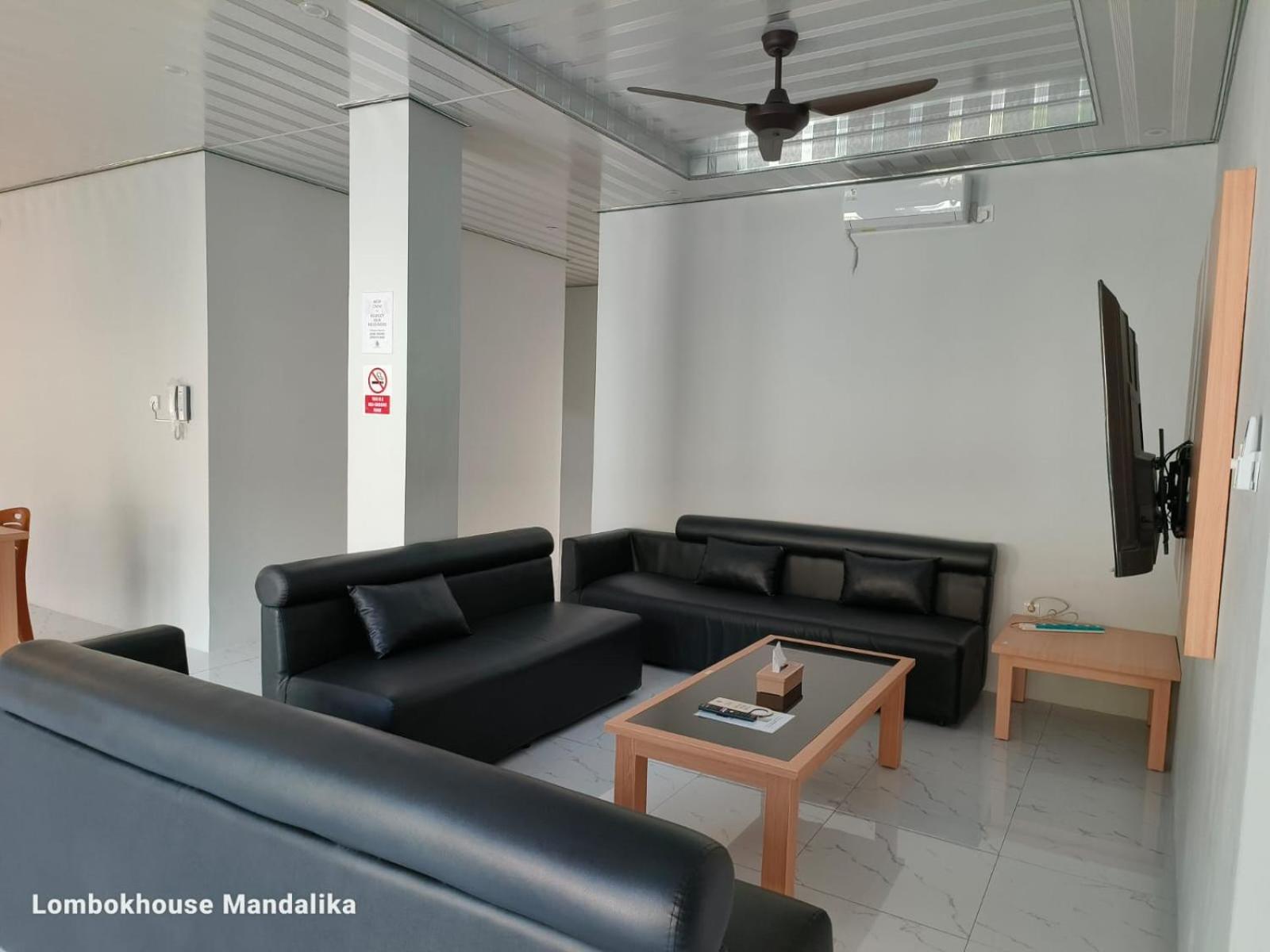Отель Lombokhouse Mandalika Kuta  Экстерьер фото
