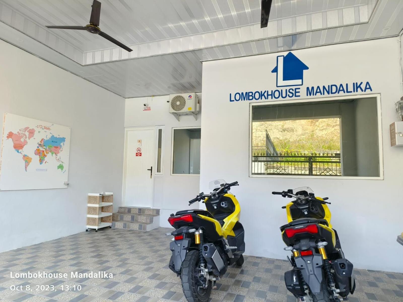 Отель Lombokhouse Mandalika Kuta  Экстерьер фото