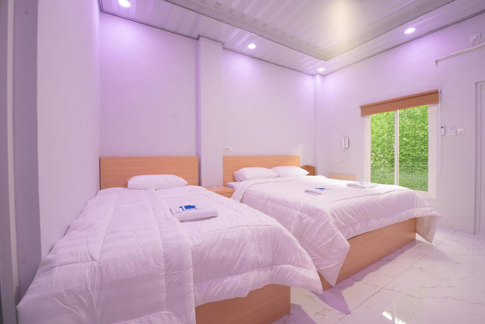 Отель Lombokhouse Mandalika Kuta  Экстерьер фото